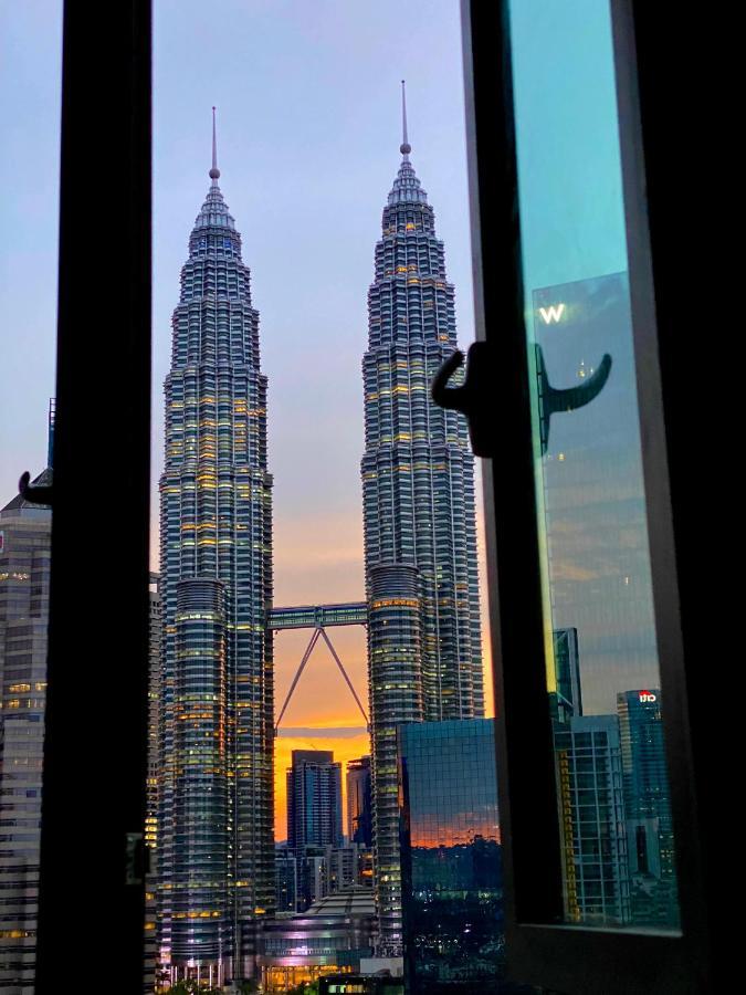 Apartment Klcc Legasi Direct View With A Superking Bed At A 3-bedroom Premium Unit Kuala Lumpur
