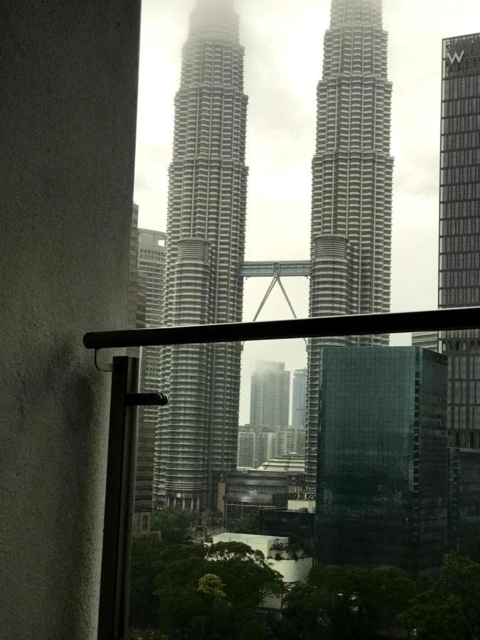 Klcc Legasi Direct View With A Superking Bed At A 3-bedroom Premium Unit Apartment