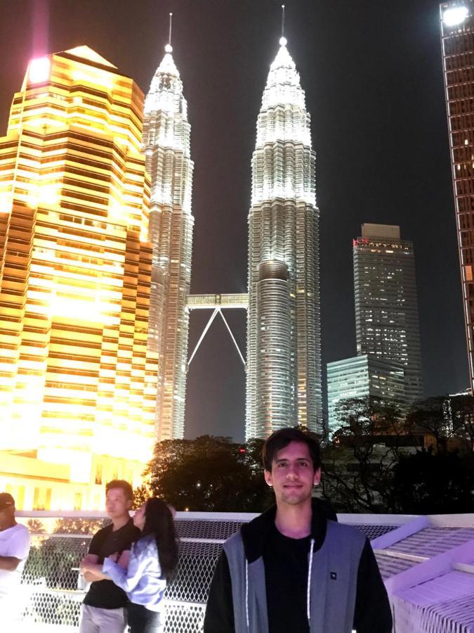 Klcc Legasi Direct View With A Superking Bed At A 3-bedroom Premium Unit *