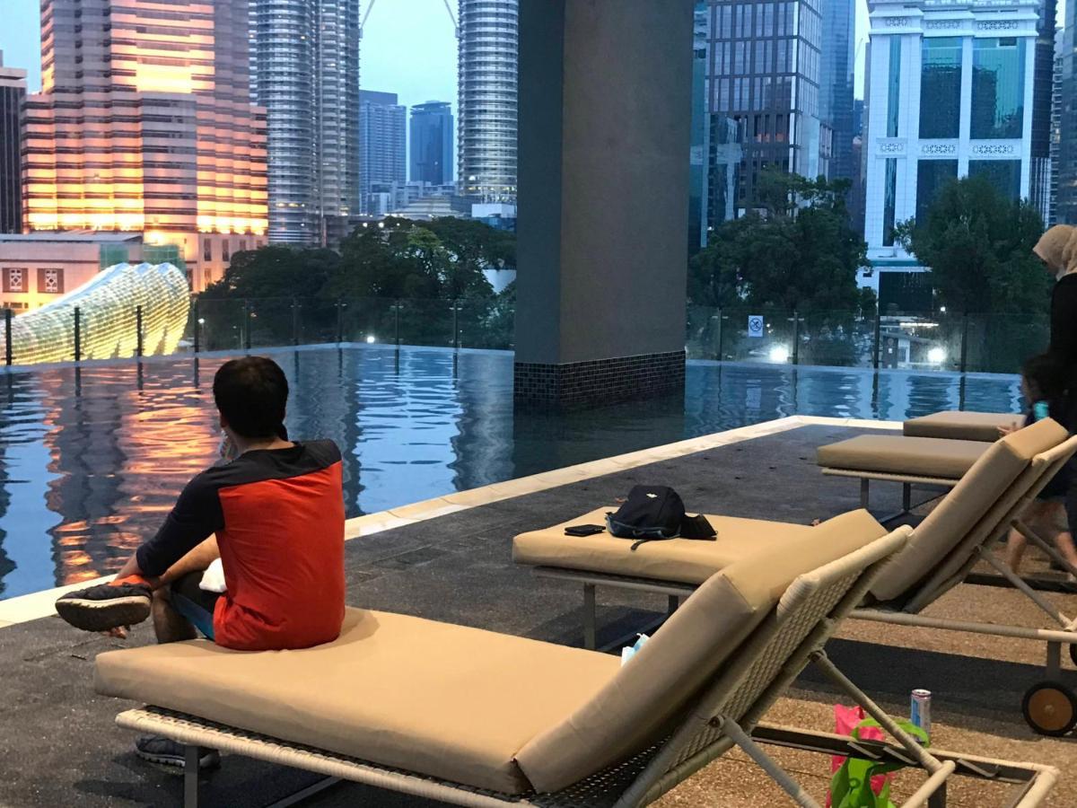Klcc Legasi Direct View With A Superking Bed At A 3-bedroom Premium Unit Apartment *